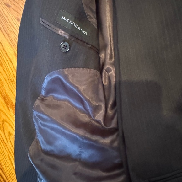 Men’s 2 piece suit Saks Fifth Avenue - Picture 9 of 14